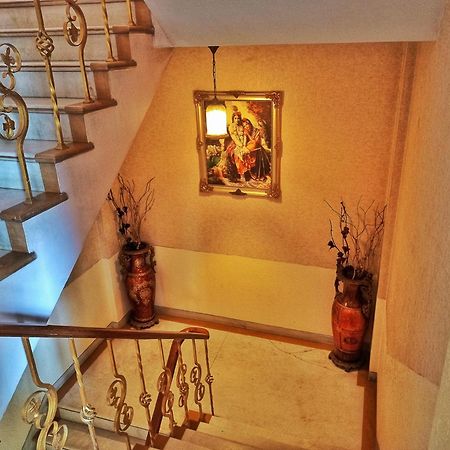 לונבלה Kailash Parbat Hotel מראה חיצוני תמונה