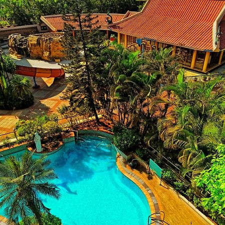 לונבלה Kailash Parbat Hotel מראה חיצוני תמונה