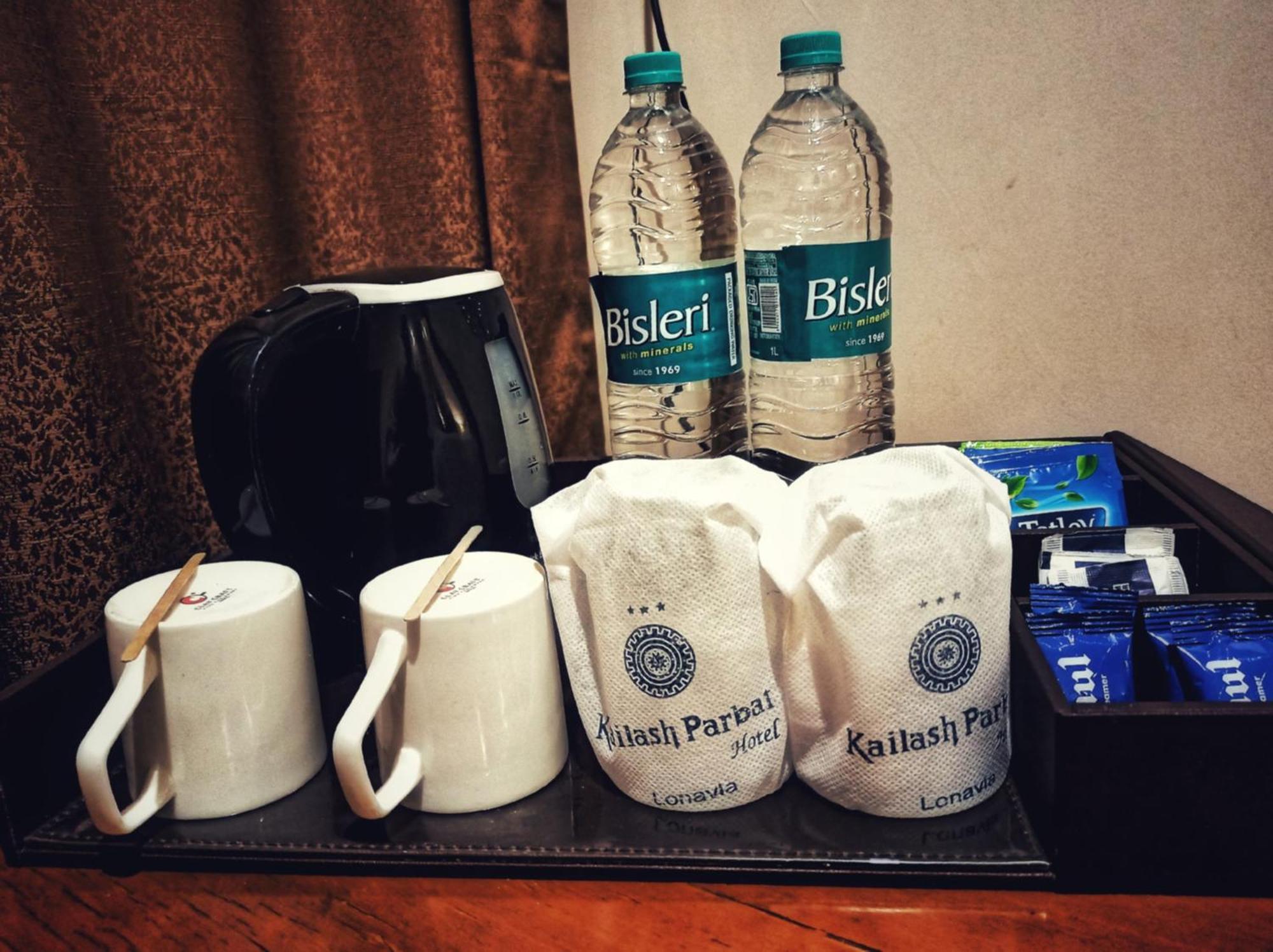 לונבלה Kailash Parbat Hotel מראה חיצוני תמונה